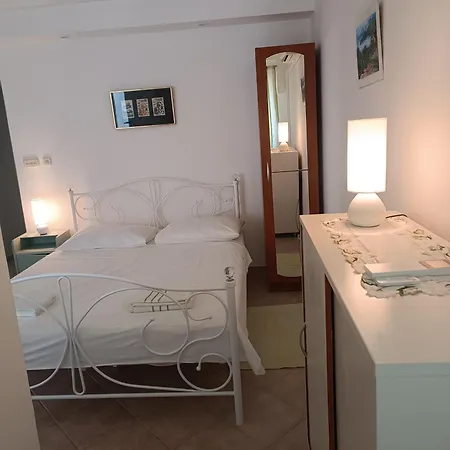Biba & Lucy Apartment *