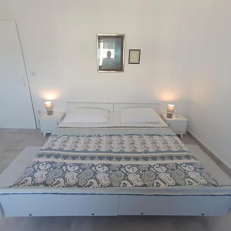 Biba & Lucy Apartment